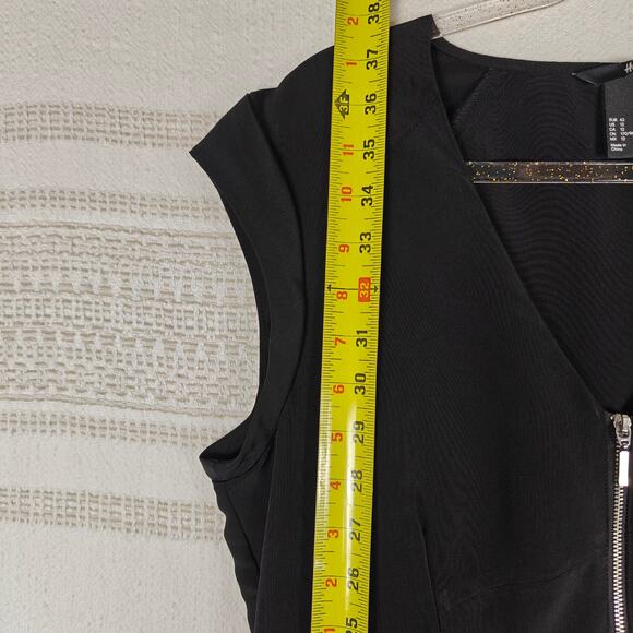 H&M Black Mini Dress V Neck Front Zipper Lightweight Size 12 - Picture 5 of 8
